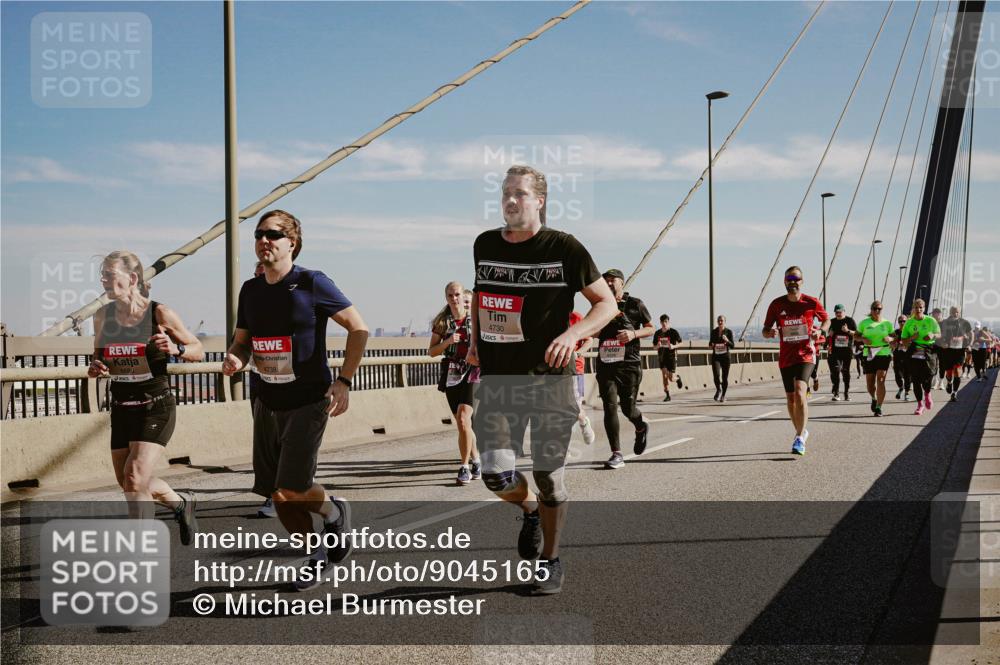 03.10.2025 - Köhlbrandbrückenlauf Michael Burmester http://msf.ph/oto/9045165 03.10.2025 12:27:19 Position 1 4738, 4730 meine-sportfotos.de