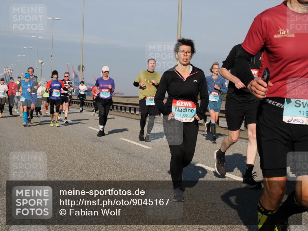 03.10.2025 - Köhlbrandbrückenlauf Fabian Wolf http://msf.ph/oto/9045167 03.10.2025 09:57:39 Position 3 2986, 9, 1305, 3372, 119 meine-sportfotos.de