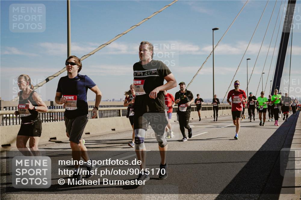 03.10.2025 - Köhlbrandbrückenlauf Michael Burmester http://msf.ph/oto/9045170 03.10.2025 12:27:19 Position 1 4738, 4730 meine-sportfotos.de