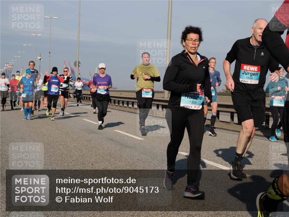 03.10.2025 - Köhlbrandbrückenlauf Fabian Wolf http://msf.ph/oto/9045173 03.10.2025 09:57:39 Position 3 2986, 1665, 1305, 1848 meine-sportfotos.de