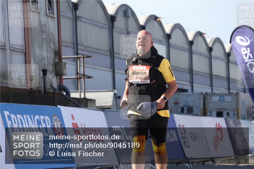 03.10.2025 - Köhlbrandbrückenlauf Luisa Fischer http://msf.ph/oto/9045189 03.10.2025 13:44:10 Ziel 4906, 5415, 5416, 5445, 6010, 6011, 6550 meine-sportfotos.de