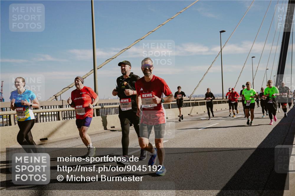 03.10.2025 - Köhlbrandbrückenlauf Michael Burmester http://msf.ph/oto/9045192 03.10.2025 12:27:21 Position 1 6326, 6850 meine-sportfotos.de