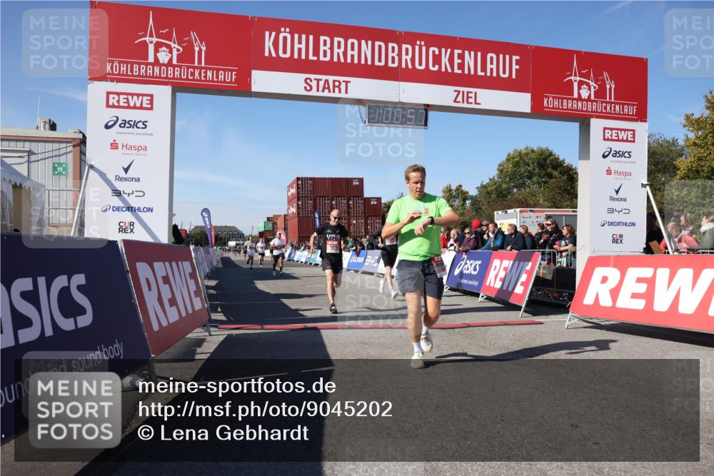 03.10.2025 - Köhlbrandbrückenlauf Lena Gebhardt http://msf.ph/oto/9045202 03.10.2025 13:00:57 Ziel 4069, 4177, 4407, 4425, 4512, 4820, 6042, 6464, 6525 meine-sportfotos.de