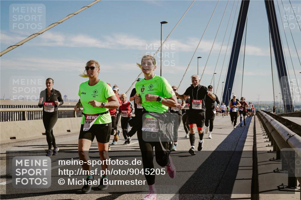 03.10.2025 - Köhlbrandbrückenlauf Michael Burmester http://msf.ph/oto/9045205 03.10.2025 12:27:24 Position 1 6249, 4487 meine-sportfotos.de
