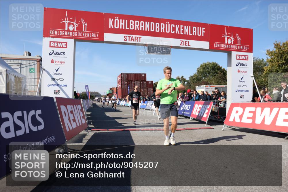 03.10.2025 - Köhlbrandbrückenlauf Lena Gebhardt http://msf.ph/oto/9045207 03.10.2025 13:00:57 Ziel 4069, 4177, 4407, 4425, 4512, 4820, 6042, 6464, 6525 meine-sportfotos.de