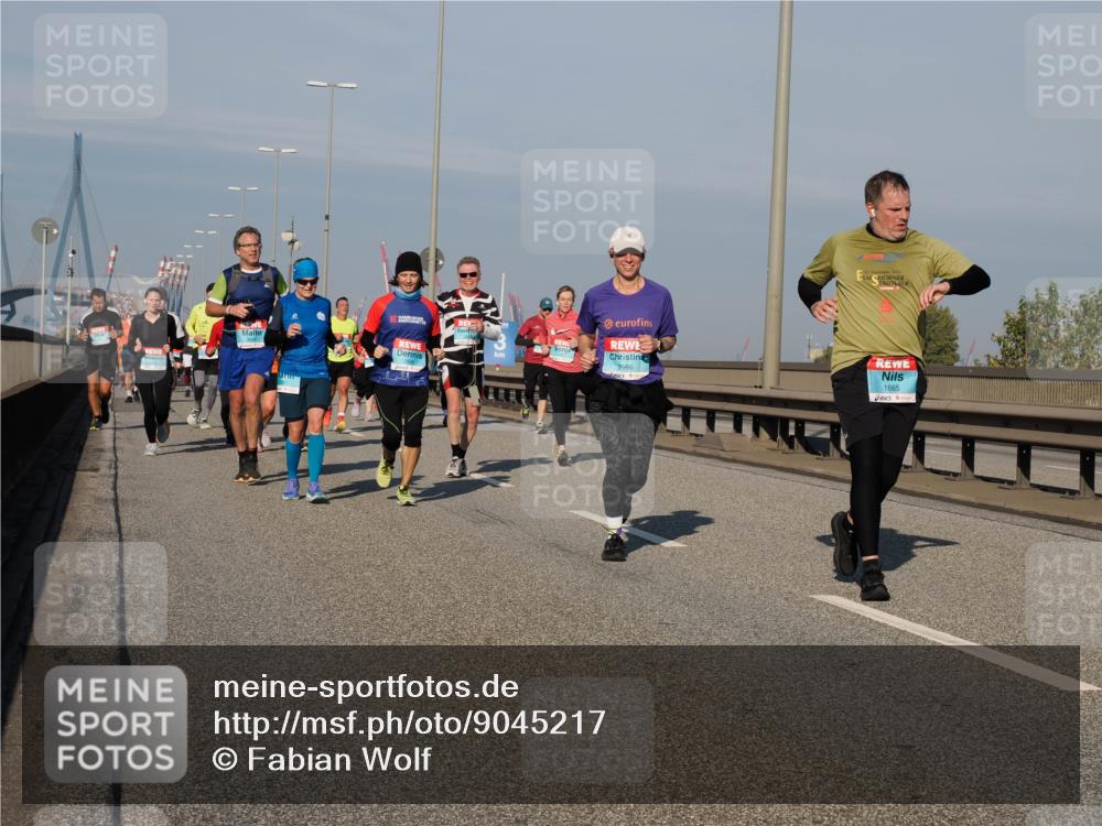 03.10.2025 - Köhlbrandbrückenlauf Fabian Wolf http://msf.ph/oto/9045217 03.10.2025 09:57:41 Position 3 2986, 1665 meine-sportfotos.de