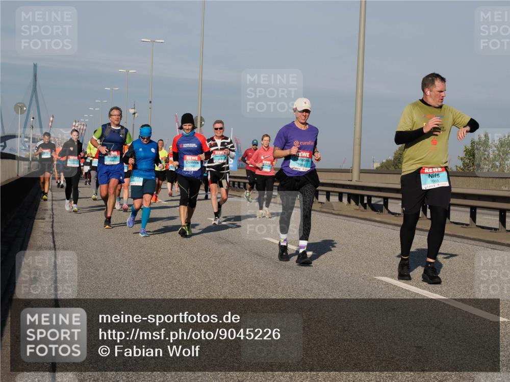 03.10.2025 - Köhlbrandbrückenlauf Fabian Wolf http://msf.ph/oto/9045226 03.10.2025 09:57:41 Position 3 2986, 1665 meine-sportfotos.de