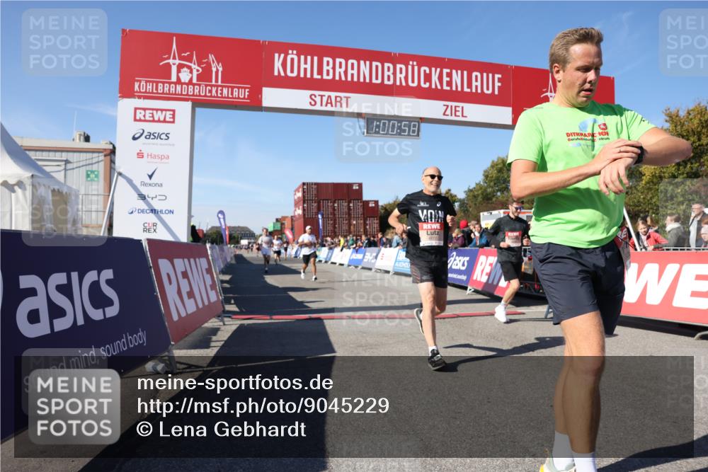 03.10.2025 - Köhlbrandbrückenlauf Lena Gebhardt http://msf.ph/oto/9045229 03.10.2025 13:00:59 Ziel 4069, 4140, 4177, 4407, 4425, 4512, 4820, 6464 meine-sportfotos.de