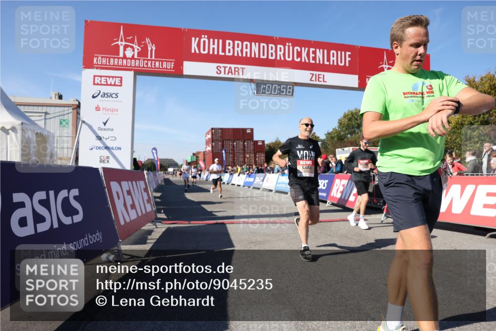 03.10.2025 - Köhlbrandbrückenlauf Lena Gebhardt http://msf.ph/oto/9045235 03.10.2025 13:00:59 Ziel 4069, 4140, 4177, 4407, 4425, 4512, 4820, 6464 meine-sportfotos.de