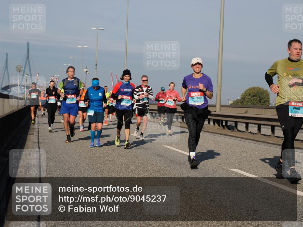 03.10.2025 - Köhlbrandbrückenlauf Fabian Wolf http://msf.ph/oto/9045237 03.10.2025 09:57:41 Position 3 2986, 21, 20, 1665 meine-sportfotos.de