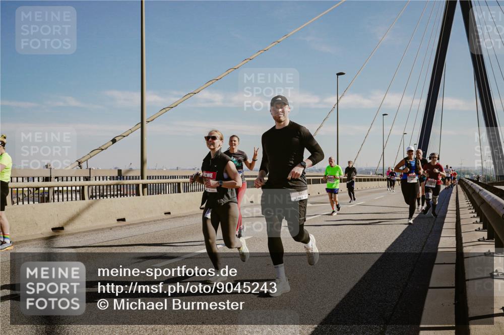 03.10.2025 - Köhlbrandbrückenlauf Michael Burmester http://msf.ph/oto/9045243 03.10.2025 12:27:27 Position 1  meine-sportfotos.de