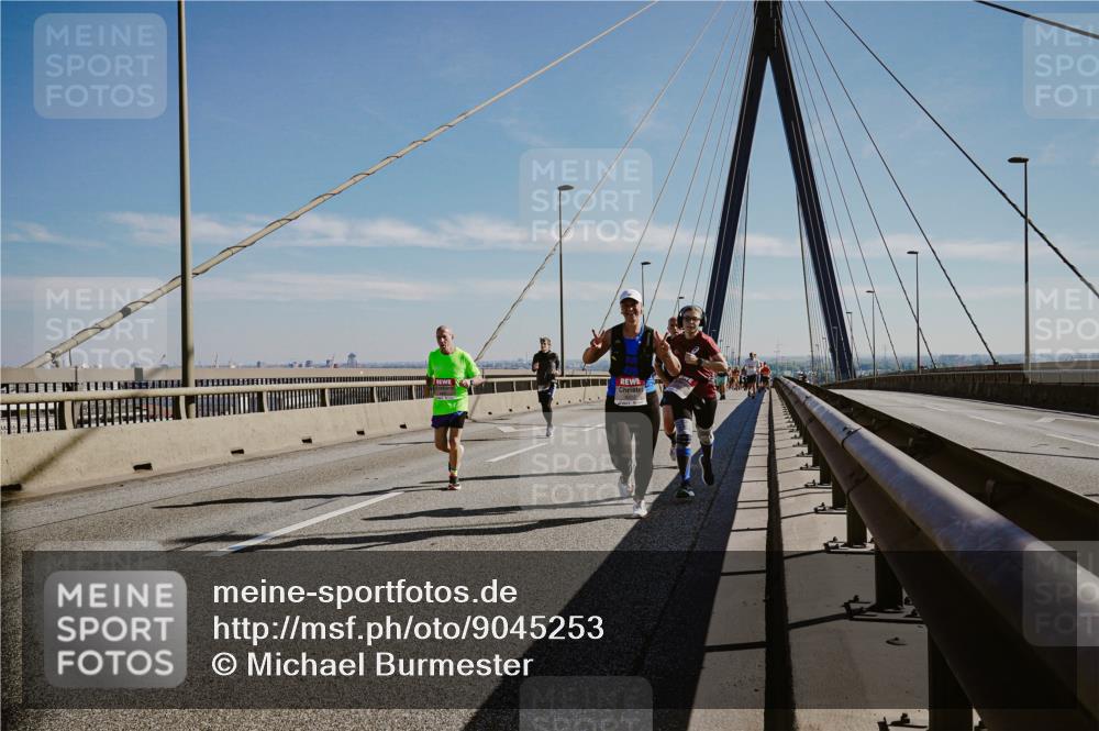 03.10.2025 - Köhlbrandbrückenlauf Michael Burmester http://msf.ph/oto/9045253 03.10.2025 12:27:29 Position 1  meine-sportfotos.de