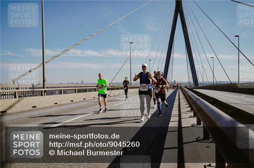 03.10.2025 - Köhlbrandbrückenlauf Michael Burmester http://msf.ph/oto/9045260 03.10.2025 12:27:29 Position 1 6512 meine-sportfotos.de
