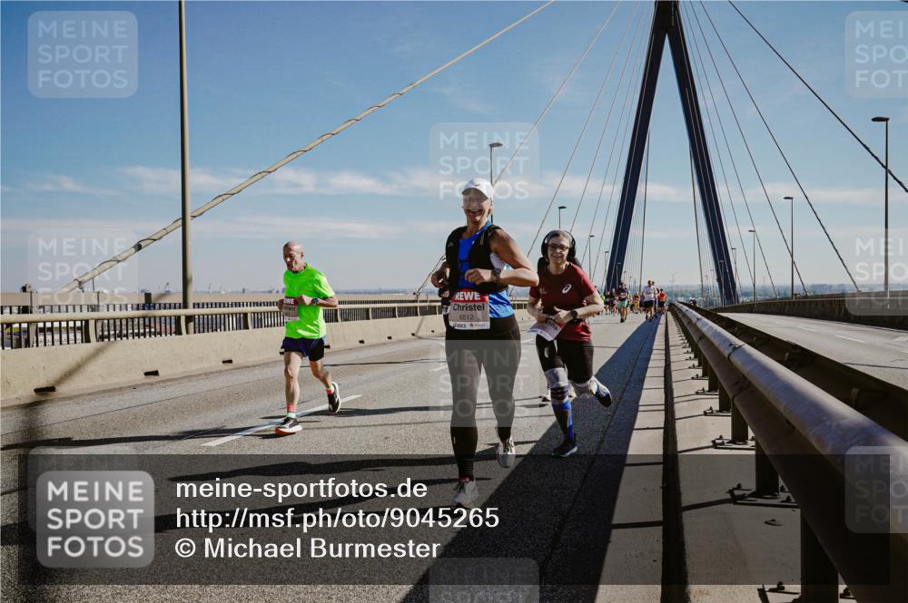 03.10.2025 - Köhlbrandbrückenlauf Michael Burmester http://msf.ph/oto/9045265 03.10.2025 12:27:30 Position 1 6512 meine-sportfotos.de