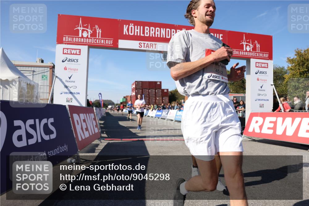 03.10.2025 - Köhlbrandbrückenlauf Lena Gebhardt http://msf.ph/oto/9045298 03.10.2025 13:01:02 Ziel 4039, 4069, 4140, 4177, 4407, 4425, 4512, 4820, 6464 meine-sportfotos.de