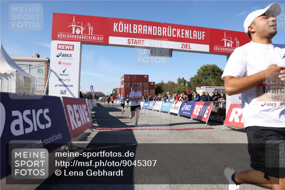 03.10.2025 - Köhlbrandbrückenlauf Lena Gebhardt http://msf.ph/oto/9045307 03.10.2025 13:01:03 Ziel 4039, 4069, 4140, 4177, 4407, 4425, 4512, 4820 meine-sportfotos.de