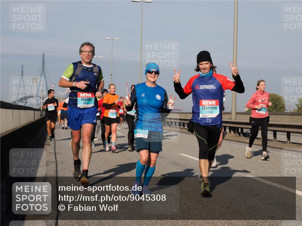 03.10.2025 - Köhlbrandbrückenlauf Fabian Wolf http://msf.ph/oto/9045308 03.10.2025 09:57:44 Position 3 3691, 2951, 2938 meine-sportfotos.de