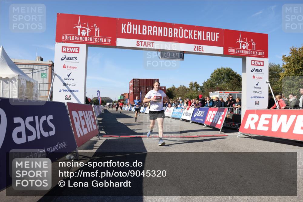 03.10.2025 - Köhlbrandbrückenlauf Lena Gebhardt http://msf.ph/oto/9045320 03.10.2025 13:01:04 Ziel 4039, 4069, 4140, 4177, 4407, 4425, 4512, 4820, 5779 meine-sportfotos.de