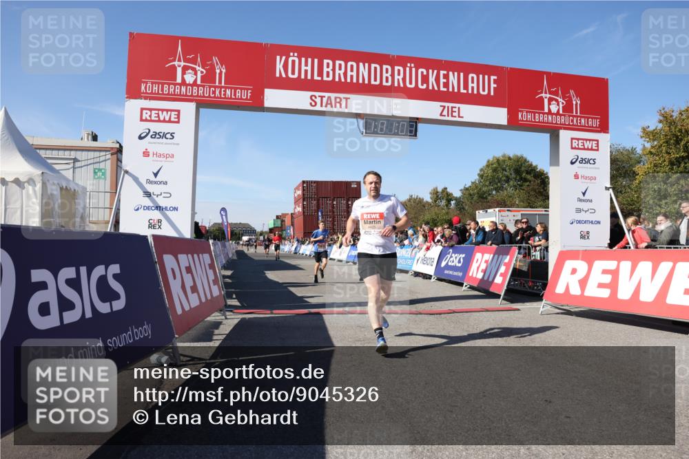 03.10.2025 - Köhlbrandbrückenlauf Lena Gebhardt http://msf.ph/oto/9045326 03.10.2025 13:01:04 Ziel 4039, 4069, 4140, 4177, 4407, 4425, 4512, 4820, 5779 meine-sportfotos.de