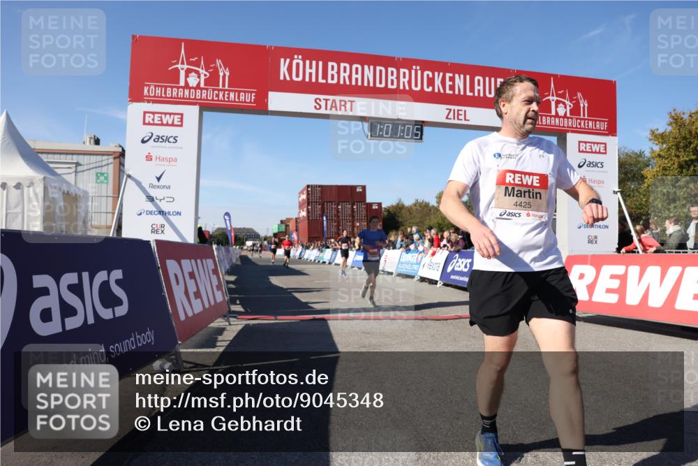 03.10.2025 - Köhlbrandbrückenlauf Lena Gebhardt http://msf.ph/oto/9045348 03.10.2025 13:01:05 Ziel 4039, 4069, 4140, 4177, 4407, 4425, 4512, 4820, 5779, 6614 meine-sportfotos.de
