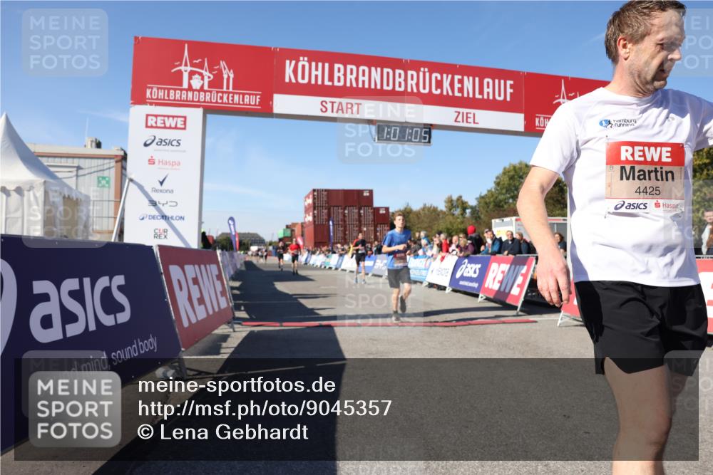 03.10.2025 - Köhlbrandbrückenlauf Lena Gebhardt http://msf.ph/oto/9045357 03.10.2025 13:01:05 Ziel 4039, 4069, 4140, 4177, 4407, 4425, 4512, 4820, 5779, 6614 meine-sportfotos.de