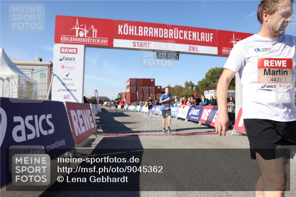 03.10.2025 - Köhlbrandbrückenlauf Lena Gebhardt http://msf.ph/oto/9045362 03.10.2025 13:01:06 Ziel 4039, 4069, 4140, 4177, 4407, 4425, 4512, 4820, 5779, 6614 meine-sportfotos.de