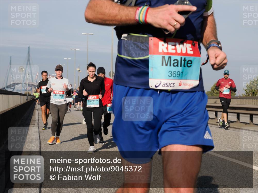 03.10.2025 - Köhlbrandbrückenlauf Fabian Wolf http://msf.ph/oto/9045372 03.10.2025 09:57:46 Position 3 361, 11324, 1204, 3691 meine-sportfotos.de