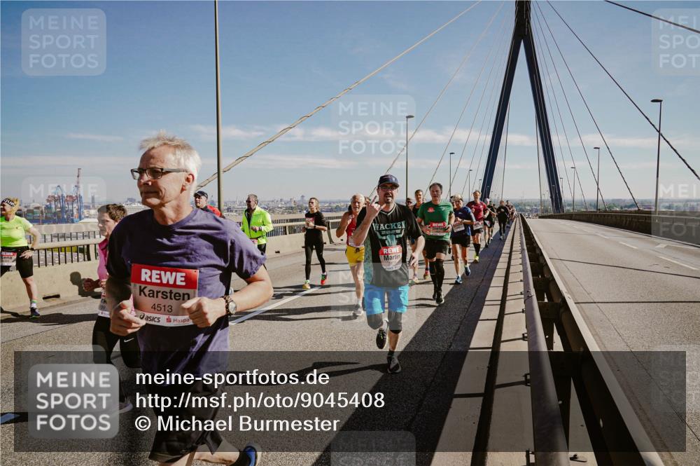 03.10.2025 - Köhlbrandbrückenlauf Michael Burmester http://msf.ph/oto/9045408 03.10.2025 12:27:50 Position 1 4513, 2025, 6658 meine-sportfotos.de