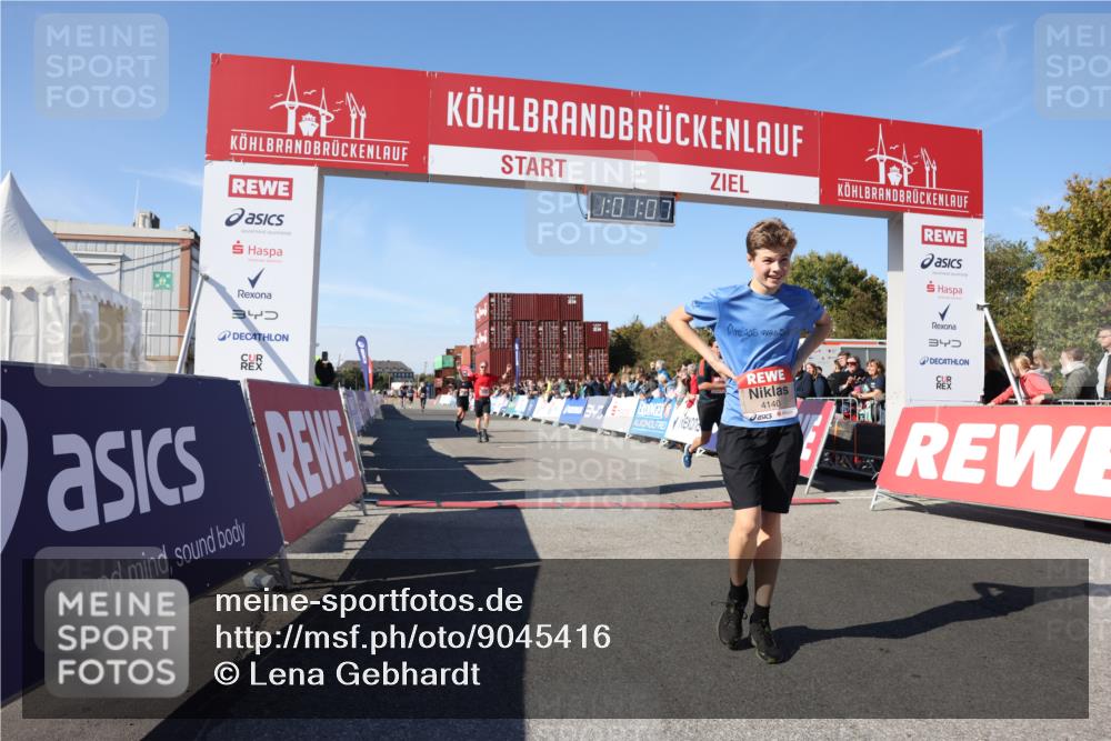 03.10.2025 - Köhlbrandbrückenlauf Lena Gebhardt http://msf.ph/oto/9045416 03.10.2025 13:01:08 Ziel 4039, 4069, 4140, 4407, 4425, 4512, 5779, 6614 meine-sportfotos.de