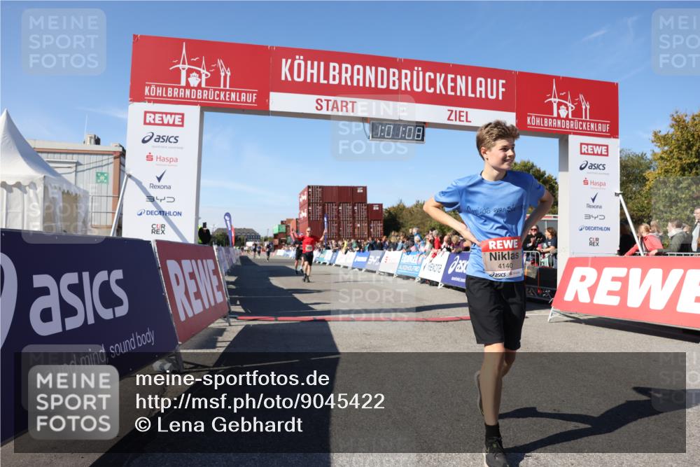 03.10.2025 - Köhlbrandbrückenlauf Lena Gebhardt http://msf.ph/oto/9045422 03.10.2025 13:01:08 Ziel 4039, 4069, 4140, 4407, 4425, 4512, 5779, 6614 meine-sportfotos.de