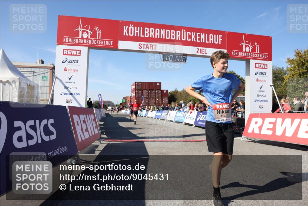 03.10.2025 - Köhlbrandbrückenlauf Lena Gebhardt http://msf.ph/oto/9045431 03.10.2025 13:01:08 Ziel 4039, 4069, 4140, 4407, 4425, 4512, 5779, 6614 meine-sportfotos.de
