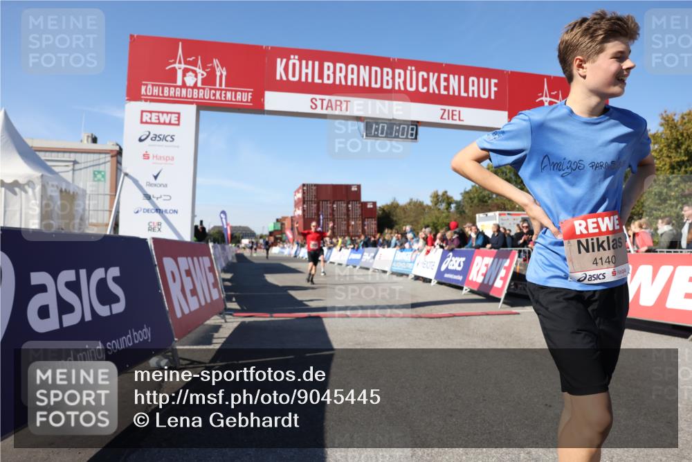 03.10.2025 - Köhlbrandbrückenlauf Lena Gebhardt http://msf.ph/oto/9045445 03.10.2025 13:01:09 Ziel 4039, 4140, 4407, 4425, 4512, 5779, 6614 meine-sportfotos.de