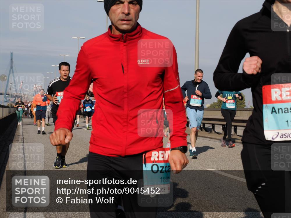 03.10.2025 - Köhlbrandbrückenlauf Fabian Wolf http://msf.ph/oto/9045452 03.10.2025 09:57:49 Position 3 1891, 3796, 2025, 12 meine-sportfotos.de
