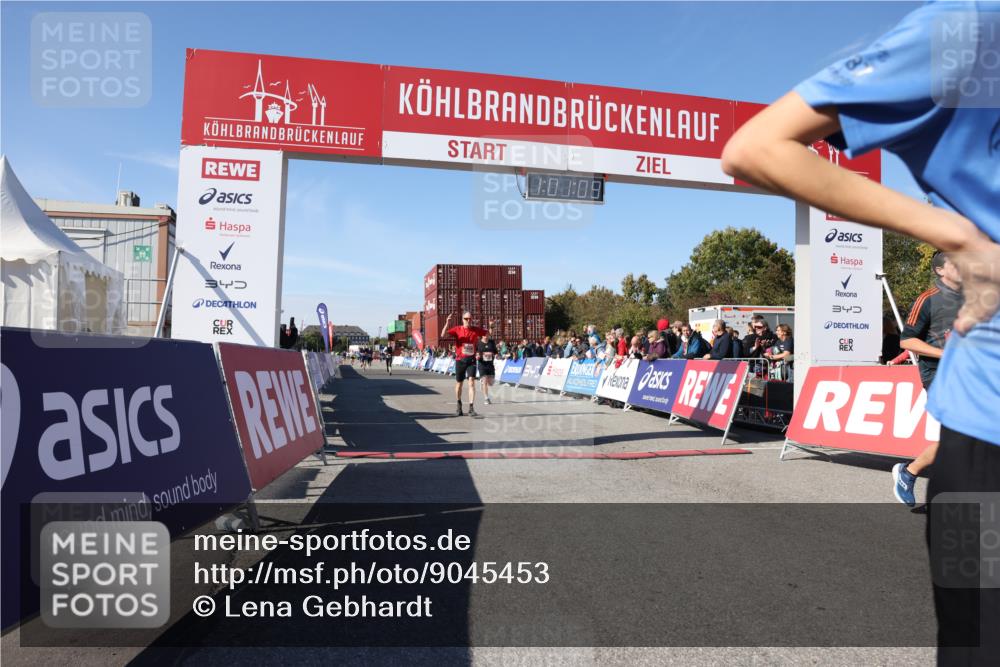 03.10.2025 - Köhlbrandbrückenlauf Lena Gebhardt http://msf.ph/oto/9045453 03.10.2025 13:01:09 Ziel 4039, 4140, 4407, 4425, 4512, 5779, 6614 meine-sportfotos.de