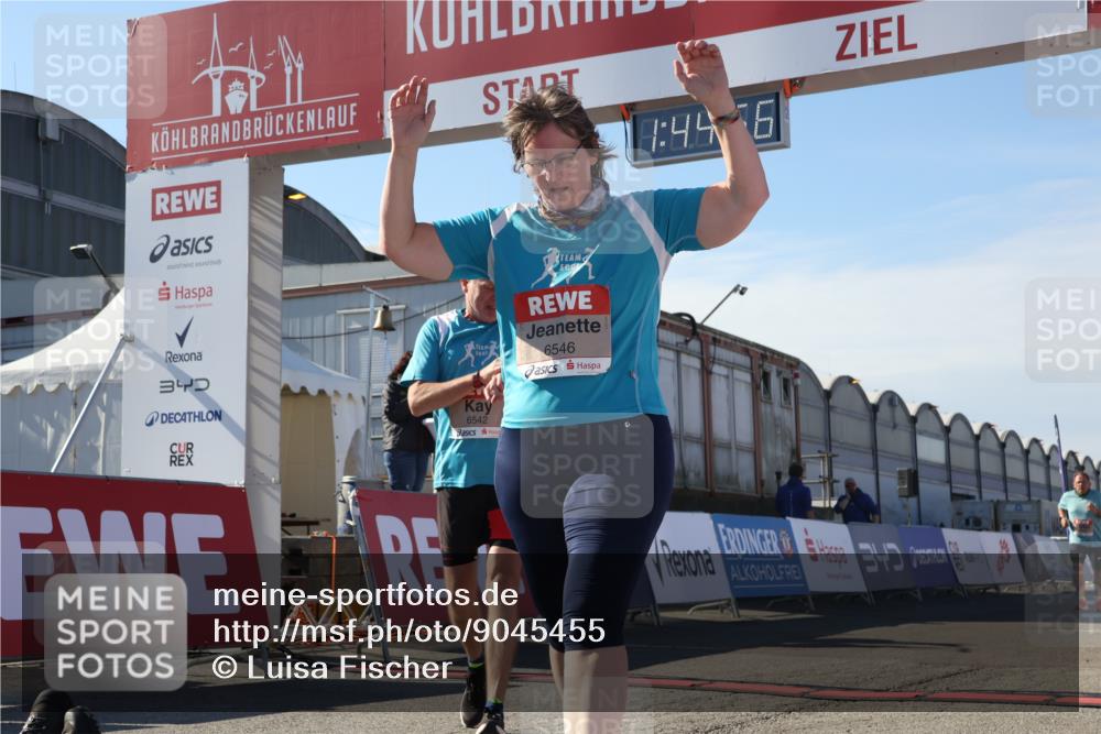 03.10.2025 - Köhlbrandbrückenlauf Luisa Fischer http://msf.ph/oto/9045455 03.10.2025 13:44:55 Ziel 7004, 5932, 6527, 6528, 6542, 6546 meine-sportfotos.de