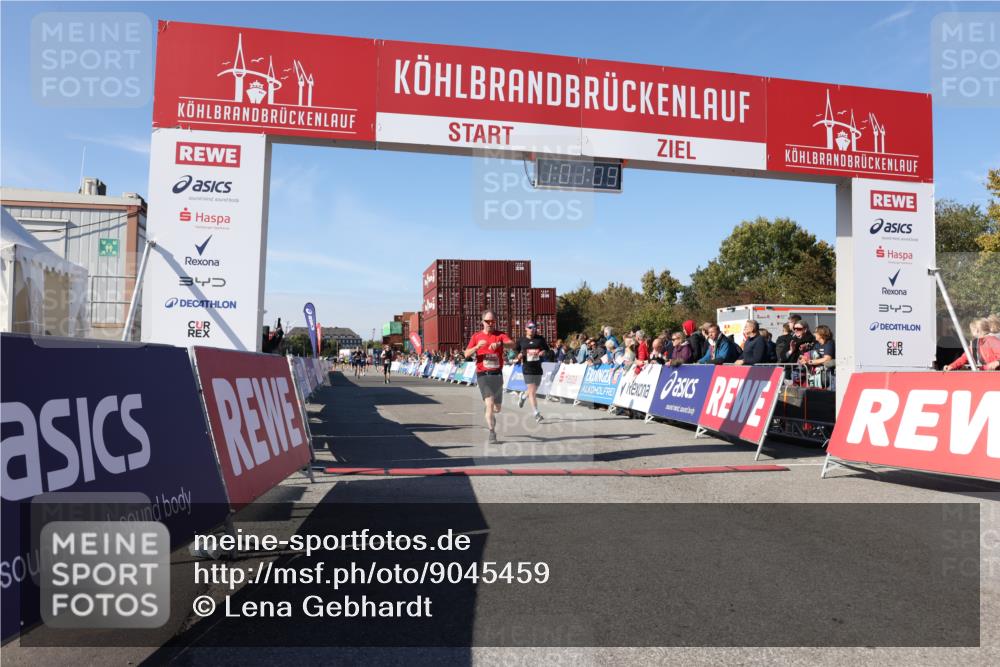 03.10.2025 - Köhlbrandbrückenlauf Lena Gebhardt http://msf.ph/oto/9045459 03.10.2025 13:01:10 Ziel 4039, 4140, 4407, 4425, 4512, 4737, 5779, 6614 meine-sportfotos.de