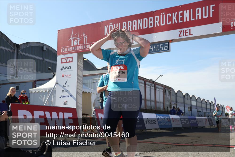 03.10.2025 - Köhlbrandbrückenlauf Luisa Fischer http://msf.ph/oto/9045460 03.10.2025 13:44:55 Ziel 7004, 5932, 6527, 6528, 6542, 6546 meine-sportfotos.de