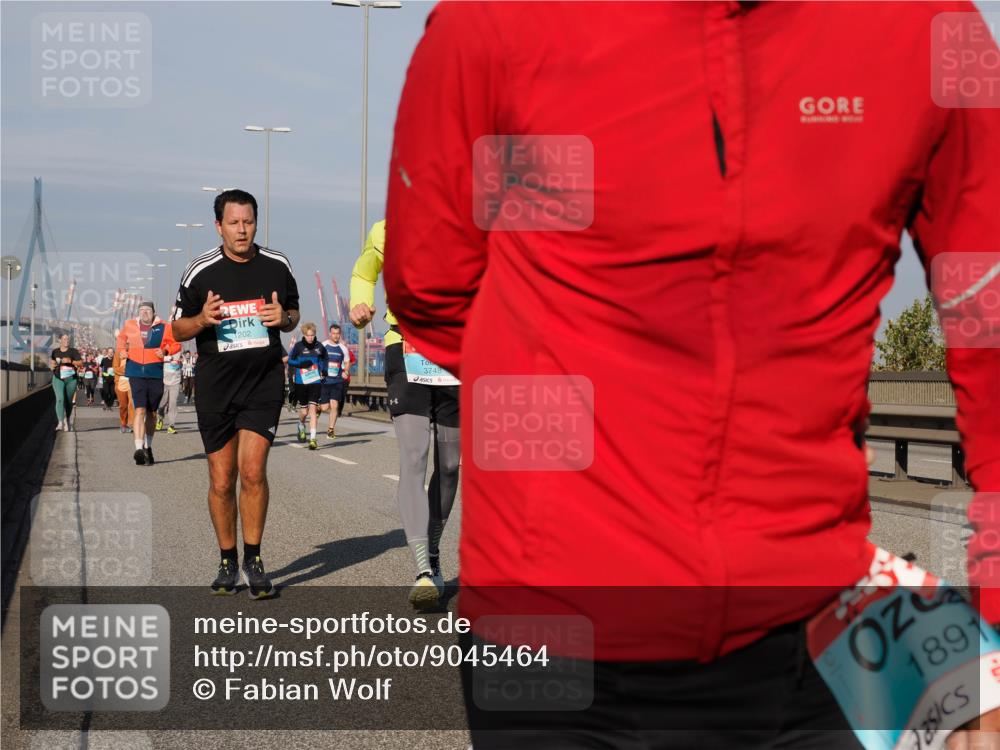 03.10.2025 - Köhlbrandbrückenlauf Fabian Wolf http://msf.ph/oto/9045464 03.10.2025 09:57:49 Position 3 1202, 3748, 1891 meine-sportfotos.de