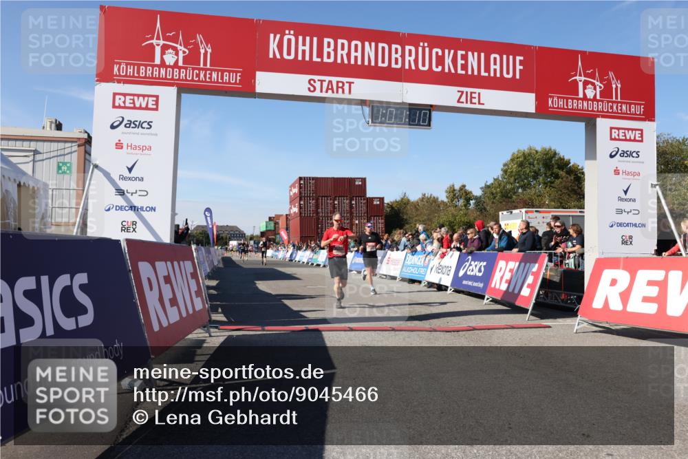 03.10.2025 - Köhlbrandbrückenlauf Lena Gebhardt http://msf.ph/oto/9045466 03.10.2025 13:01:10 Ziel 4039, 4140, 4407, 4425, 4512, 4737, 5779, 6614 meine-sportfotos.de