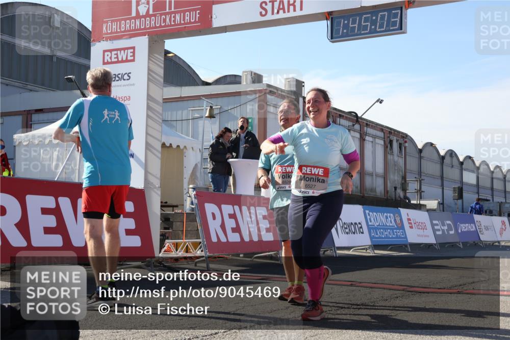 03.10.2025 - Köhlbrandbrückenlauf Luisa Fischer http://msf.ph/oto/9045469 03.10.2025 13:45:01 Ziel 5932, 6527, 6528, 6542, 6546 meine-sportfotos.de