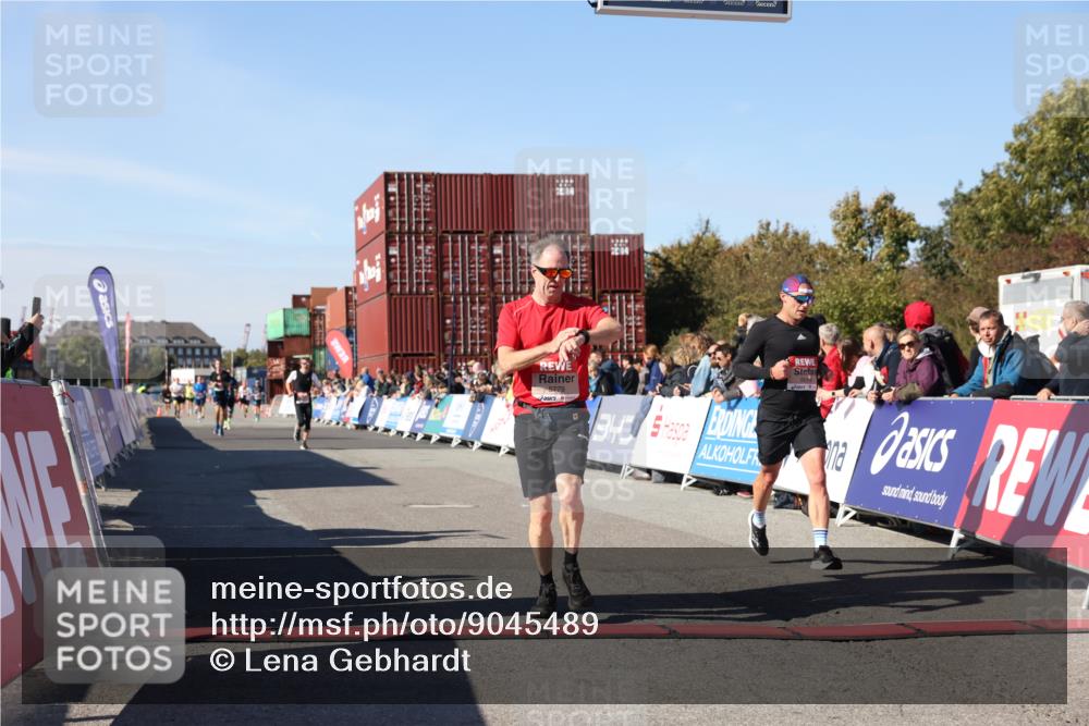03.10.2025 - Köhlbrandbrückenlauf Lena Gebhardt http://msf.ph/oto/9045489 03.10.2025 13:01:11 Ziel 4039, 4140, 4425, 4737, 5779, 6614 meine-sportfotos.de