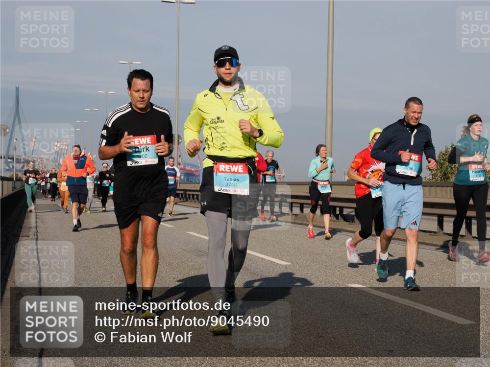 03.10.2025 - Köhlbrandbrückenlauf Fabian Wolf http://msf.ph/oto/9045490 03.10.2025 09:57:50 Position 3 1202, 3748, 3796, 1735 meine-sportfotos.de