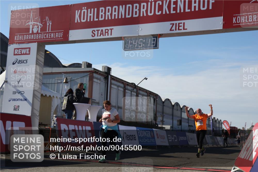 03.10.2025 - Köhlbrandbrückenlauf Luisa Fischer http://msf.ph/oto/9045500 03.10.2025 13:45:11 Ziel 5015, 6264, 6527, 6528 meine-sportfotos.de