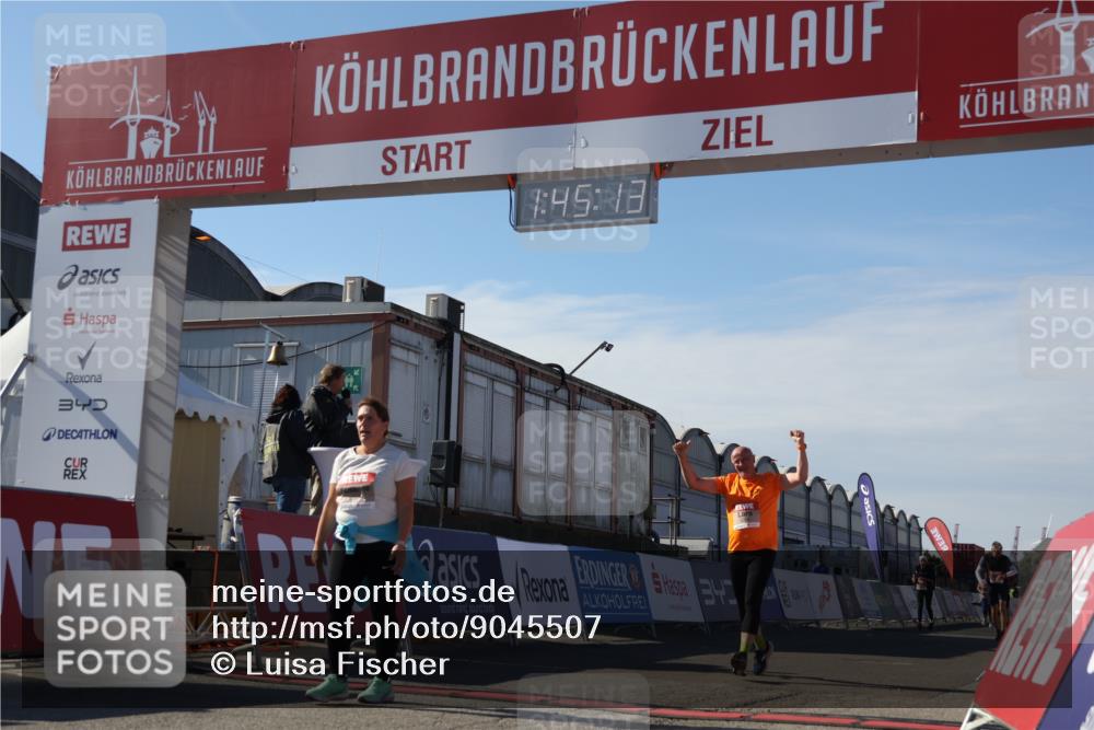 03.10.2025 - Köhlbrandbrückenlauf Luisa Fischer http://msf.ph/oto/9045507 03.10.2025 13:45:12 Ziel 5015, 6264 meine-sportfotos.de