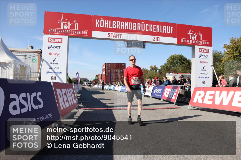 03.10.2025 - Köhlbrandbrückenlauf Lena Gebhardt http://msf.ph/oto/9045541 03.10.2025 13:01:13 Ziel 4039, 4140, 4737, 5779, 6307, 6614 meine-sportfotos.de