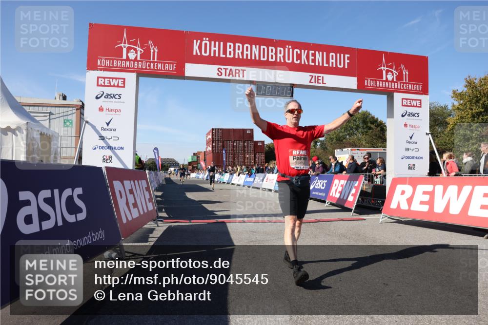 03.10.2025 - Köhlbrandbrückenlauf Lena Gebhardt http://msf.ph/oto/9045545 03.10.2025 13:01:14 Ziel 4039, 4140, 4737, 5779, 6307, 6614 meine-sportfotos.de
