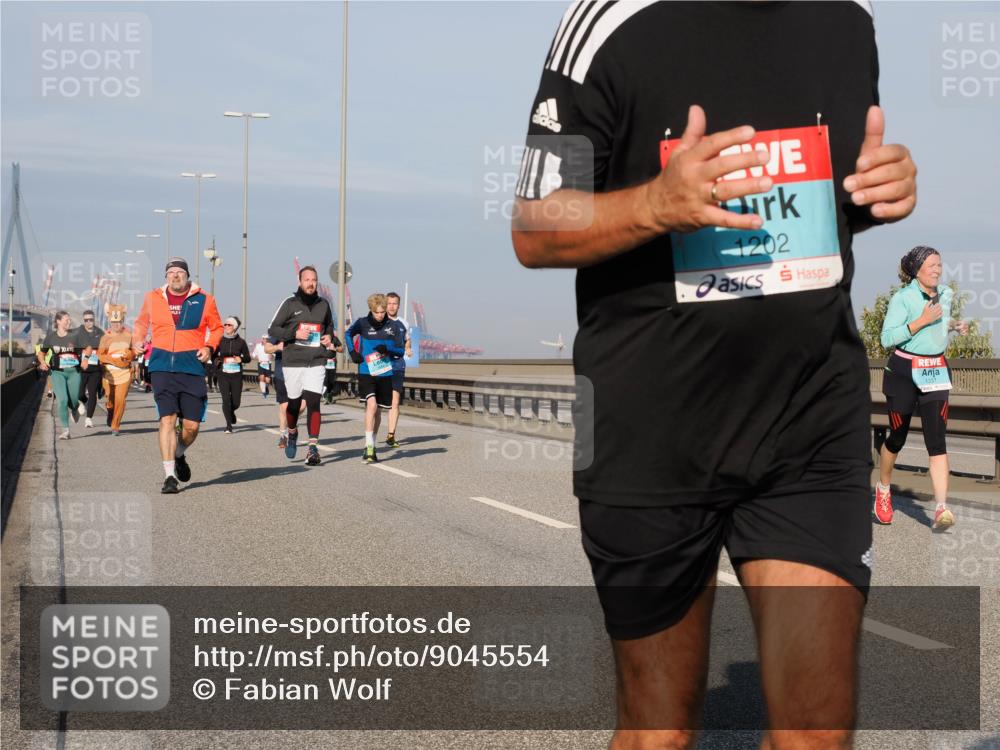 03.10.2025 - Köhlbrandbrückenlauf Fabian Wolf http://msf.ph/oto/9045554 03.10.2025 09:57:52 Position 3 1202, 1337 meine-sportfotos.de