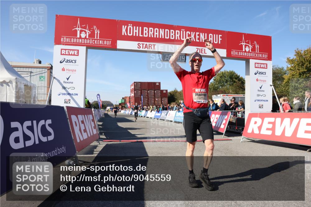03.10.2025 - Köhlbrandbrückenlauf Lena Gebhardt http://msf.ph/oto/9045559 03.10.2025 13:01:14 Ziel 4039, 4140, 4737, 5779, 6307, 6614 meine-sportfotos.de