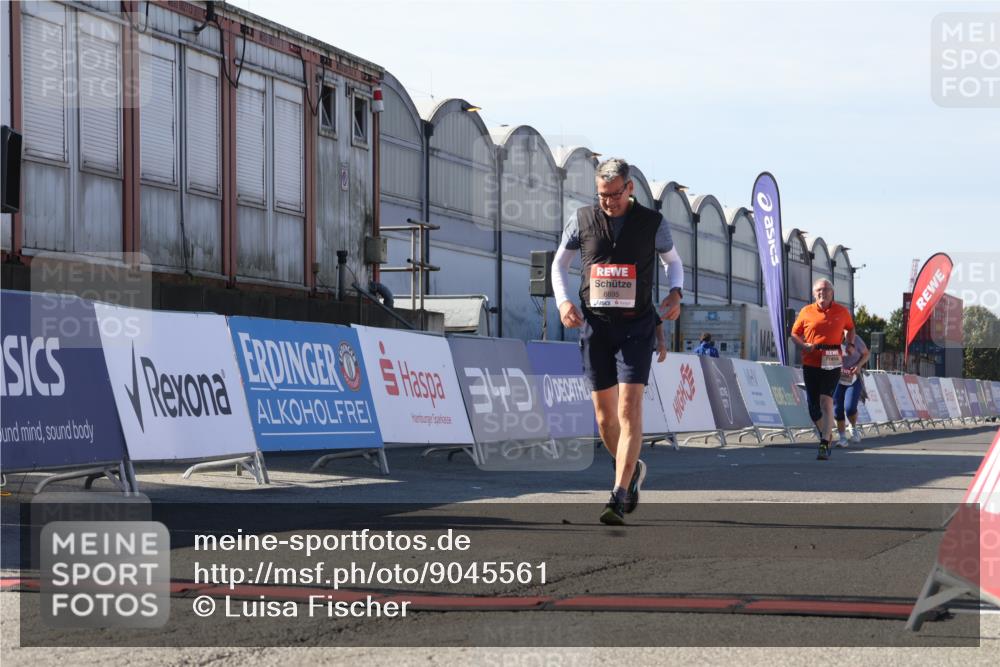 03.10.2025 - Köhlbrandbrückenlauf Luisa Fischer http://msf.ph/oto/9045561 03.10.2025 13:45:18 Ziel 5015, 5600, 6264, 6695 meine-sportfotos.de