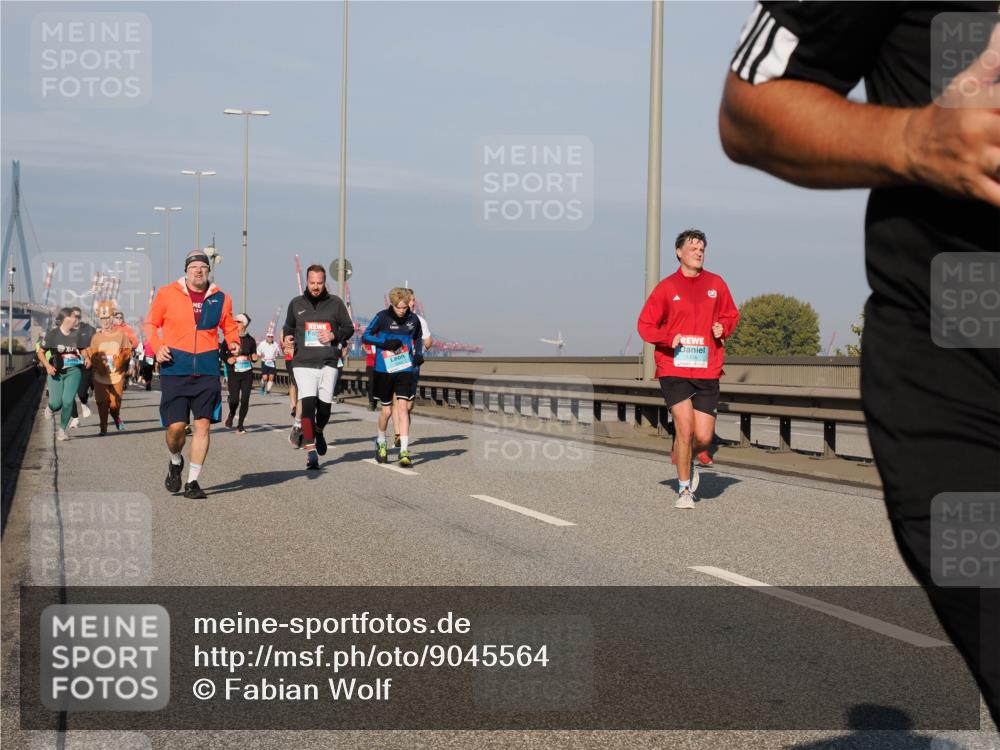 03.10.2025 - Köhlbrandbrückenlauf Fabian Wolf http://msf.ph/oto/9045564 03.10.2025 09:57:53 Position 3 2 meine-sportfotos.de